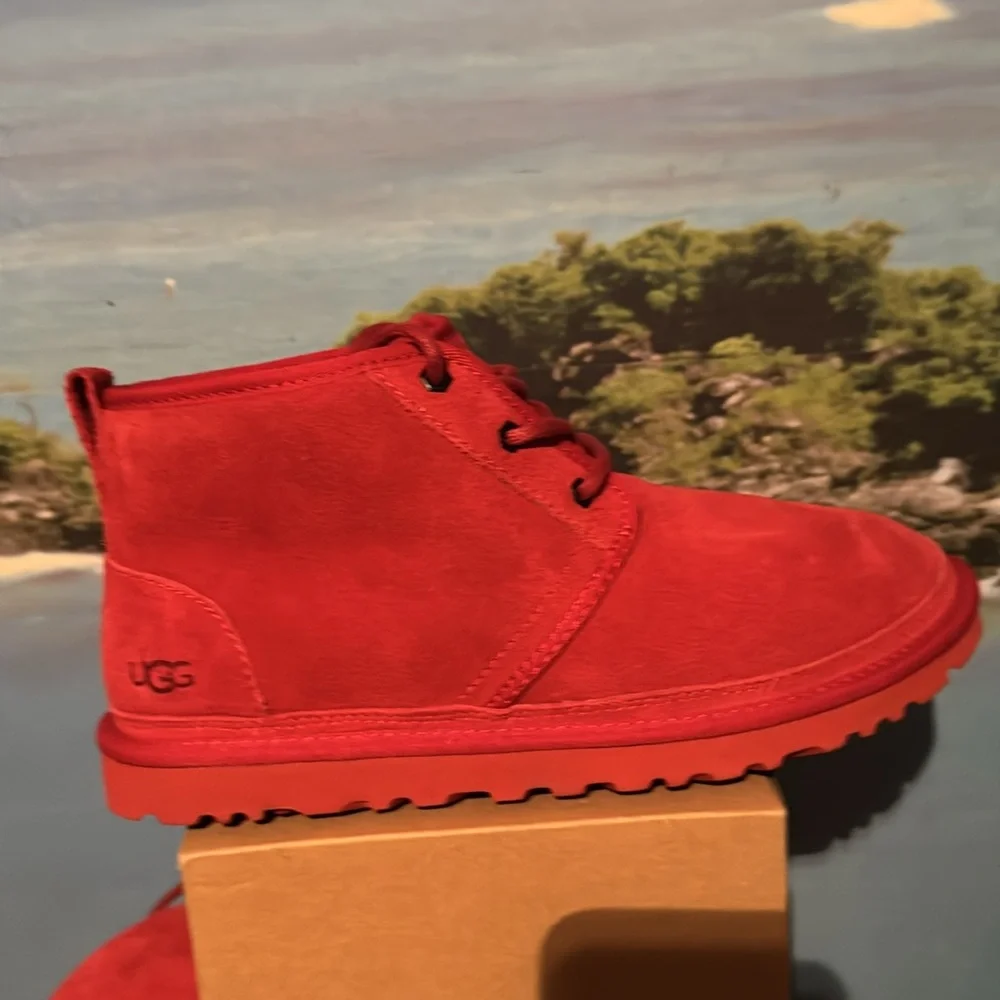 Vibrant Red Suede Boots Ugg - Picture 2 of 5